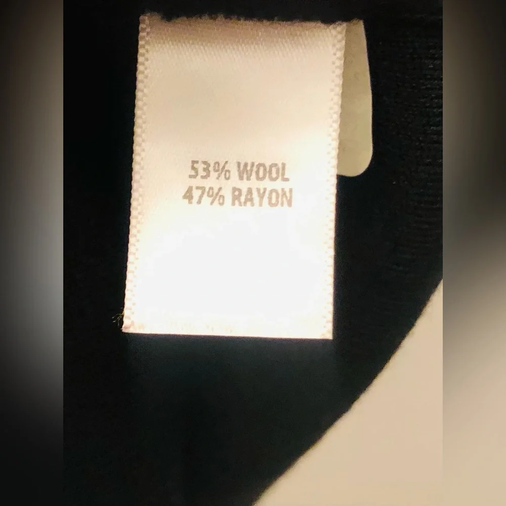 ST JOHN Milano Knit Cocktail Dress. - Picture 5 of 7